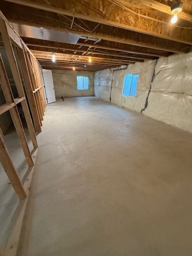 Building Photo - 3 Bedroom Eagle Mountain Home
