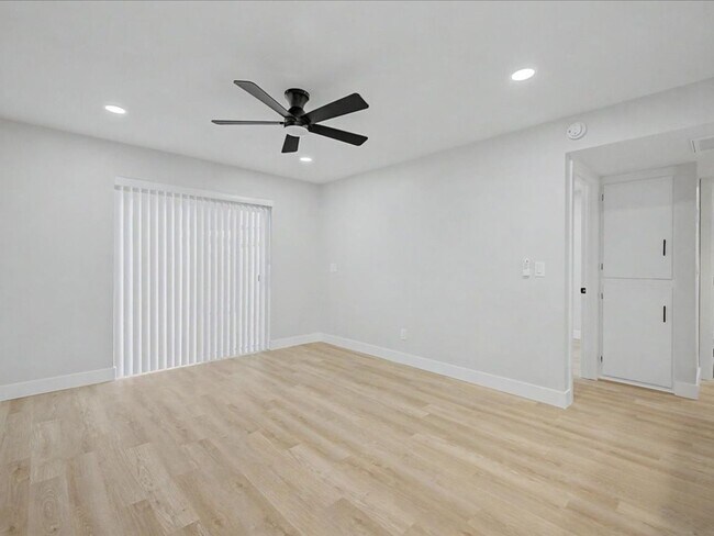 Building Photo - Beautiful & Spacious Home with Modern Upgrades & Community Amenities