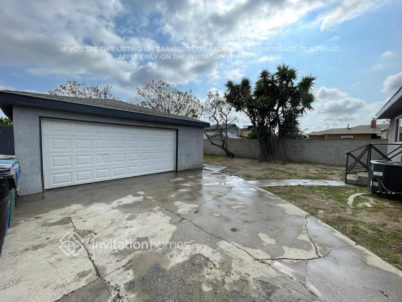 Building Photo - 3924 W 104th St