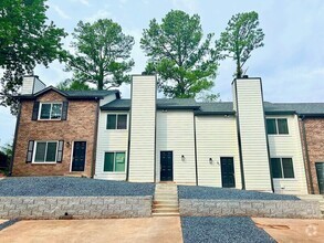 Building Photo - 1344 N Hampton Rd