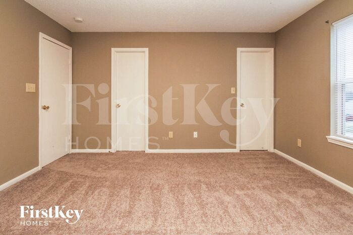 Building Photo - 6330 Pinnacle Blvd