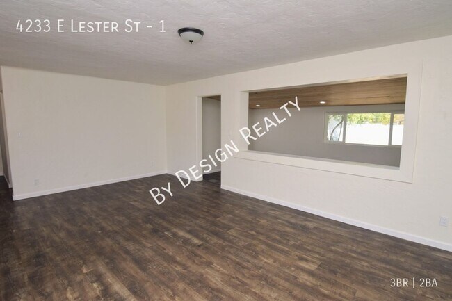 Building Photo - Modern and Spacious 3 Bed 2 Bath with Desi...