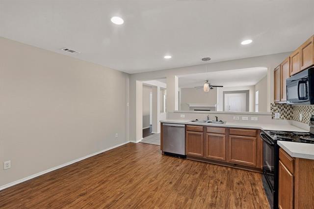 Building Photo - 9120 Sun Haven Way