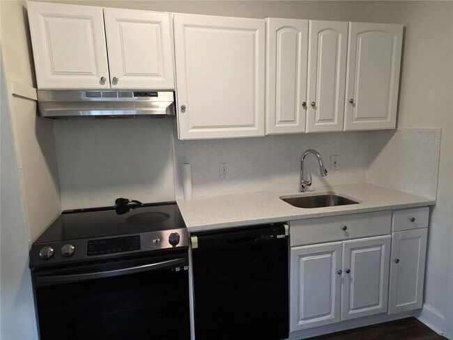 Building Photo - 210 Ormond St SW