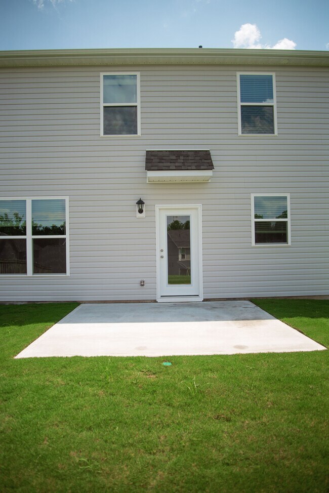 Building Photo - 307 River Trce Lp