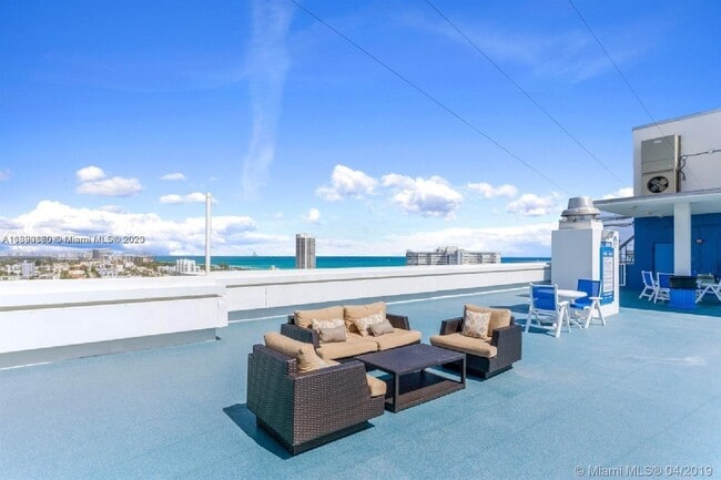 Building Photo - 401 69th St