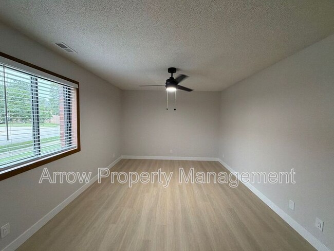 Building Photo - 2384 N 44th St