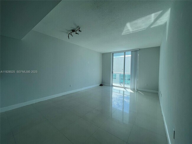 Building Photo - 185 SW 7th St