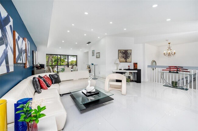 Building Photo - 9647 SW 138th Ave