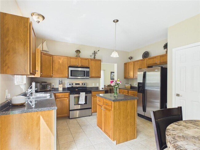 Building Photo - 23 Beechwood Hollow