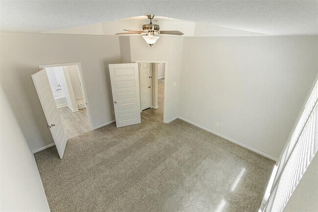 Building Photo - 14717 Pinion Ct