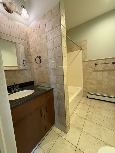 Tiled bathroom - 27 N Main St