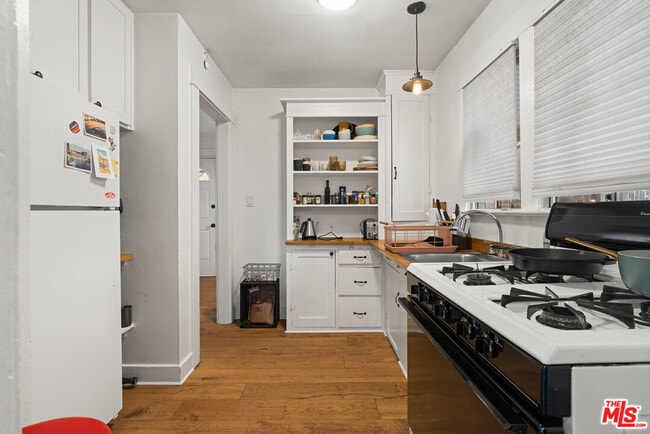 Building Photo - 2009 Dell Ave