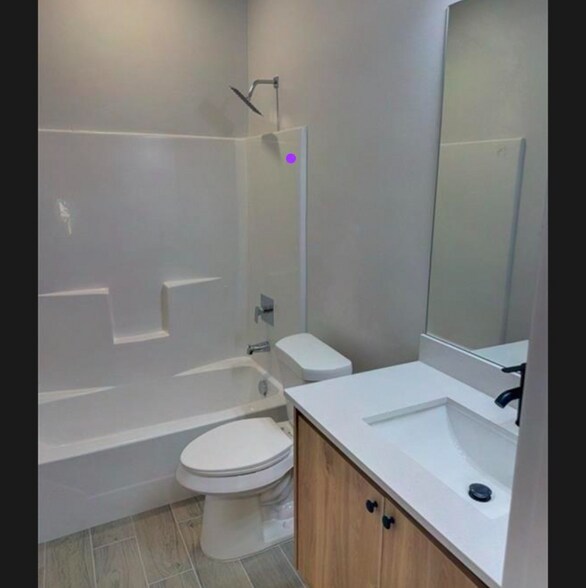 Building Photo - 705 N Emerald Ave