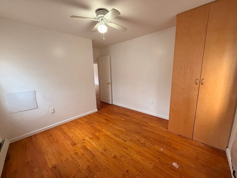 Building Photo - 600 Thwaites Pl