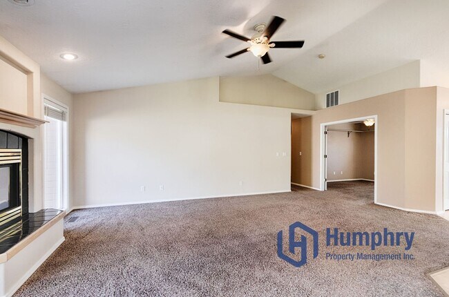 Building Photo - Charming home minutes from Settler's Park