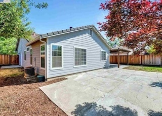 Building Photo - 509 Saddleback Cir