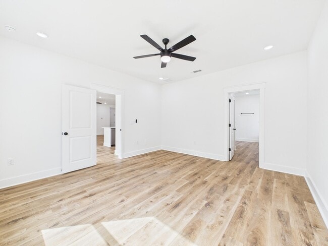 Building Photo - 333 Shoal River Dr