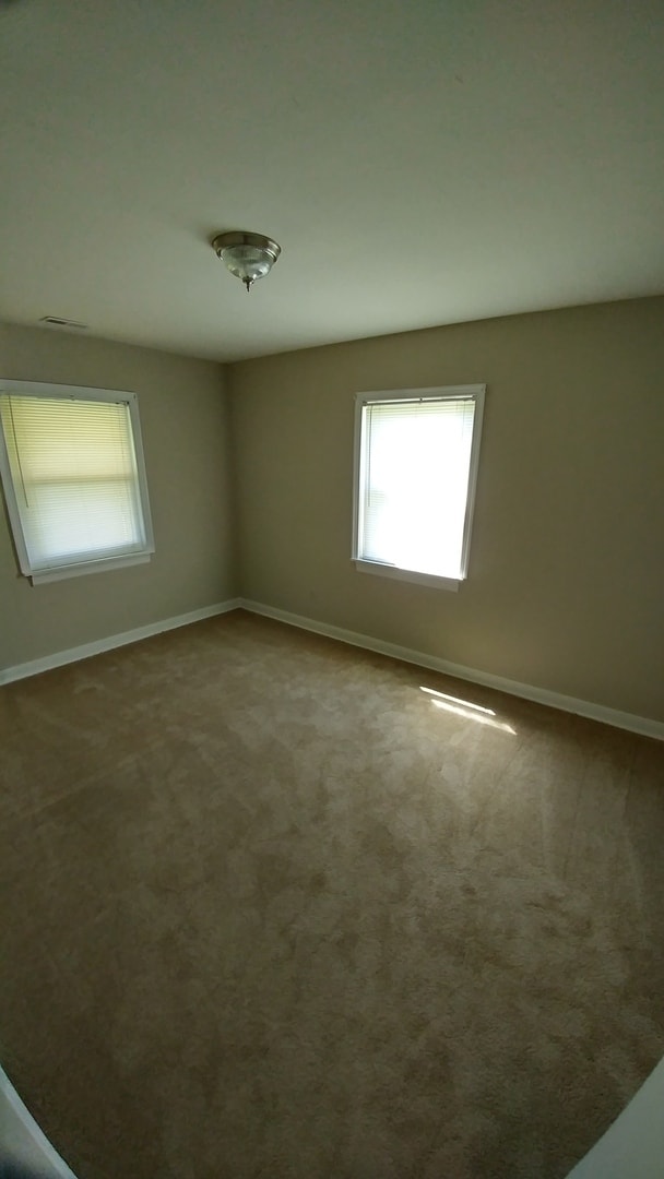 Building Photo - --APPLICATION PENDING CURRENTLY UNAVAILBLE-- 3 BR / 1 BA  Renovated home near VCU in Byrd Park Ar...