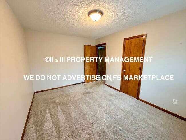 Building Photo - 1213 NE Ball Dr