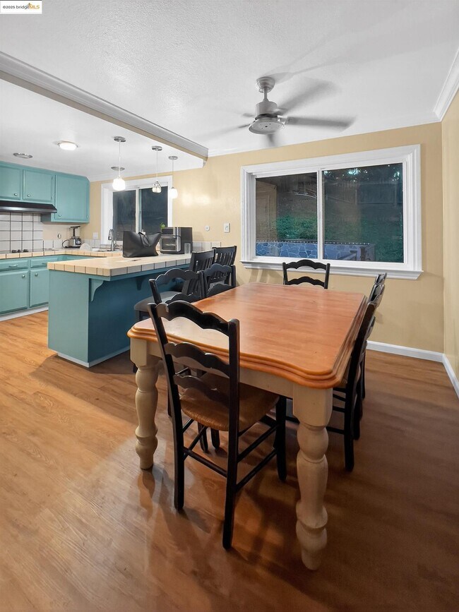 Building Photo - 2322 Peachtree Cir