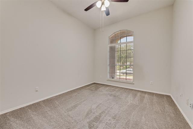 Building Photo - 5909 Meadowcrest Ln
