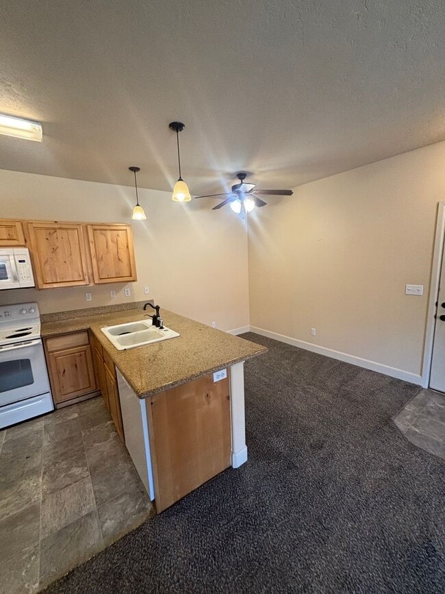 Building Photo - 6735 N Spurwing Loop