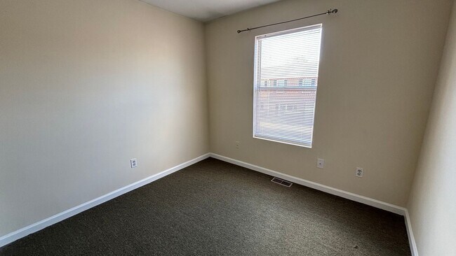 Building Photo - 133 Clover Valley Cir