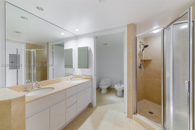 Building Photo - 848 Brickell Key Dr