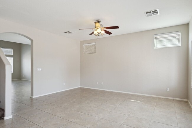 Building Photo - 2711 W Jasper Butte Dr