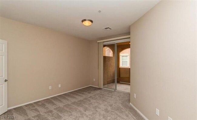 Building Photo - 3975 N Hualapai Way