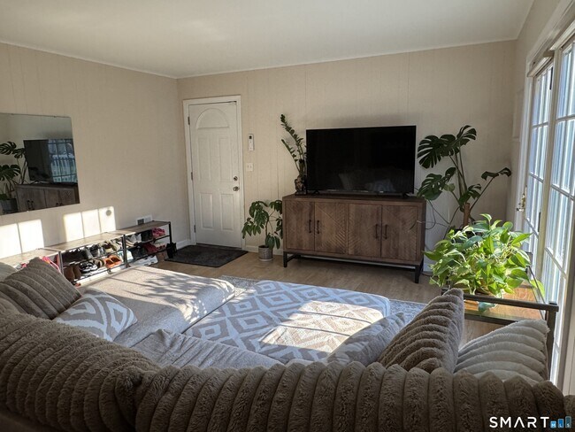 Building Photo - 15 Brookfield Dr