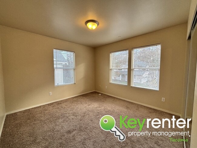 Building Photo - Spacious 4-Bedroom, 2.5 Bath Dupont Rental 5 Minutes from JBLM – Over 2,600 Sq Ft of Comfort