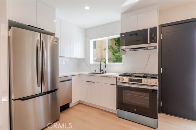 Building Photo - 10423 Pinyon Ave