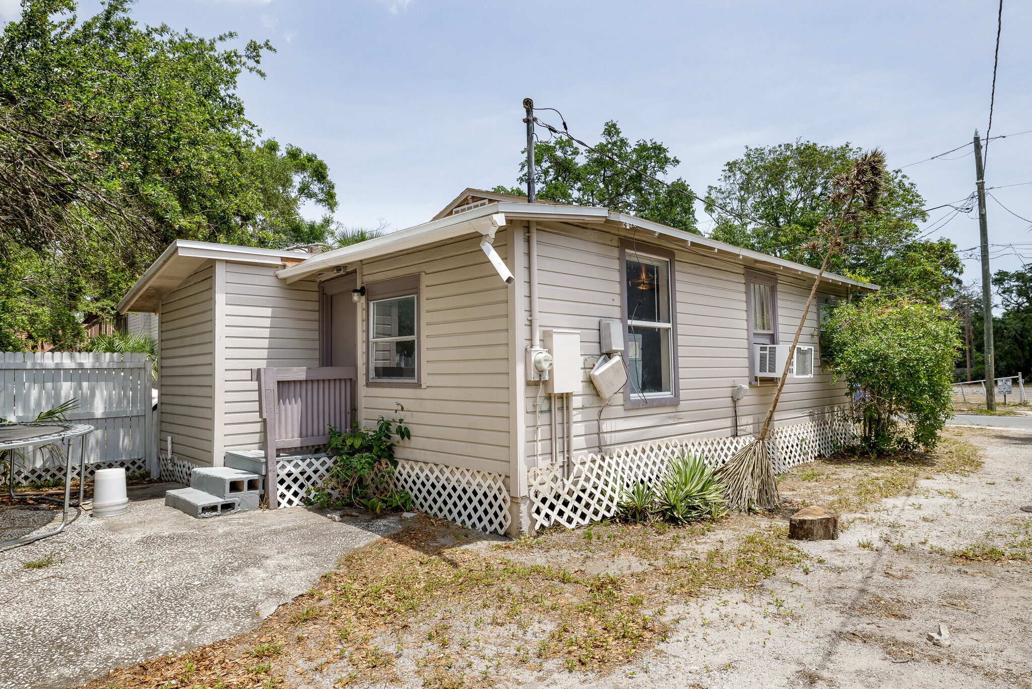 Building Photo - 1715 14th St S