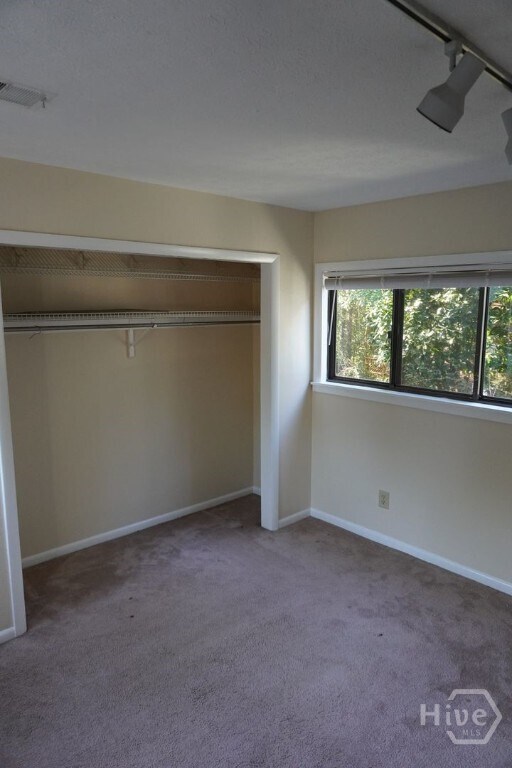 Building Photo - 195 Woodstone Dr