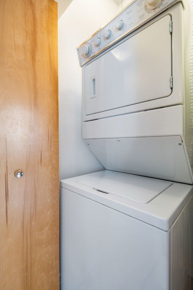 Building Photo - 1808 S Michigan Ave