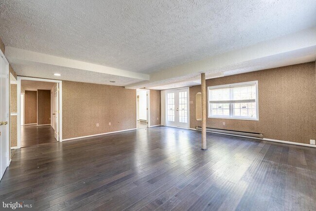 Building Photo - 6503 Deidre Terrace