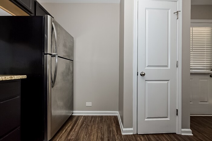 Building Photo - 2435 Marlin Dr