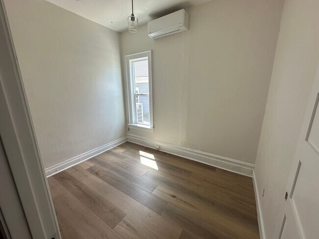 Building Photo - University Housing SLC LLC - 327