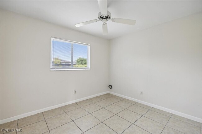 Building Photo - 607 SW 26th St