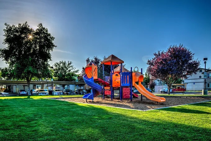 PLAYGROUND - 600 Hosking Ave