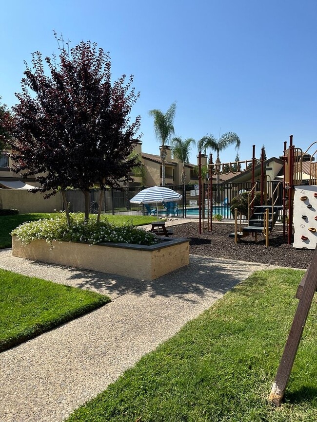 Building Photo - Stunning Condo in Turlock available for im...