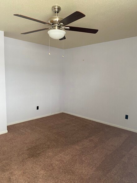 2 bedroom - 1500 Elm Ave