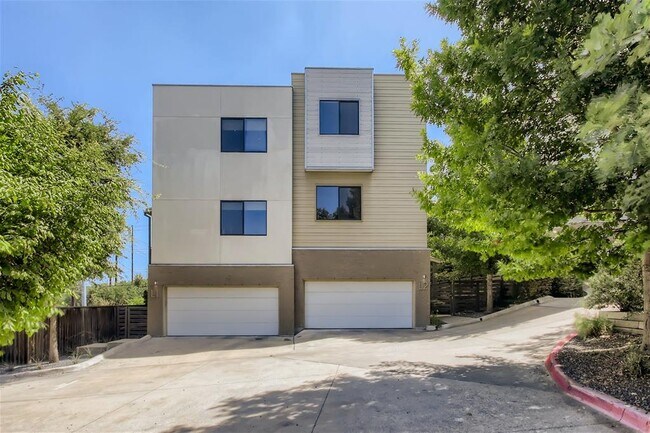 Primary Photo - 707 Cardinal Ln
