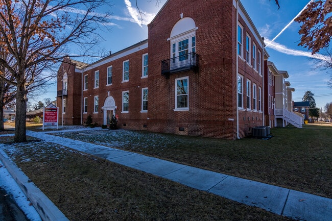 Primary Photo - 1Ave-5