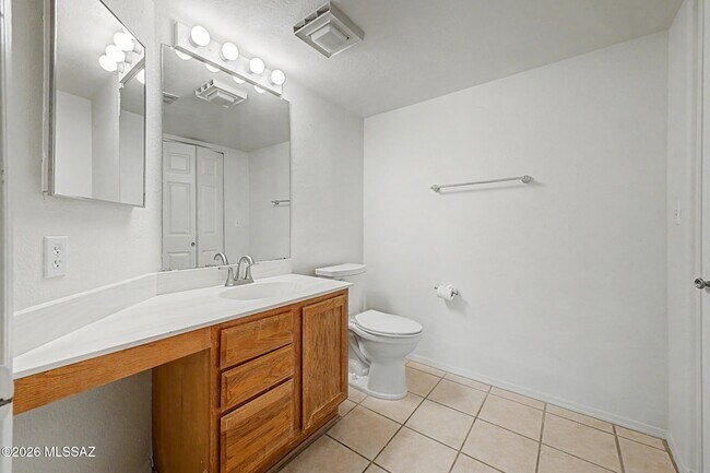 Building Photo - 11525 N Eagle Peak Dr