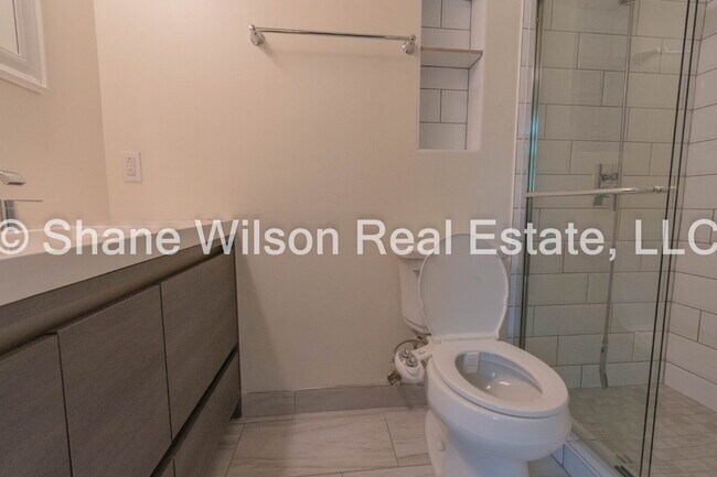Building Photo - "Charming 4-Bedroom Home in Chattanooga wi...