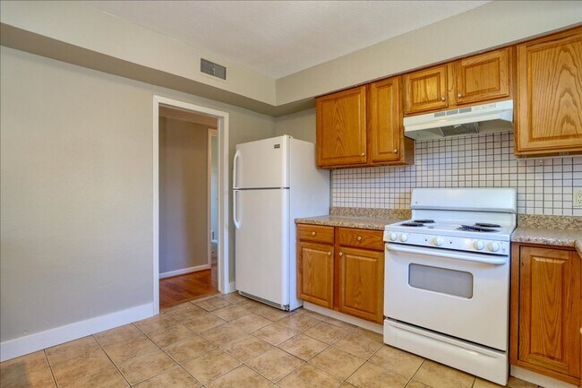 Building Photo - Ranch, no stairs, 1-car garage, fenced yar...