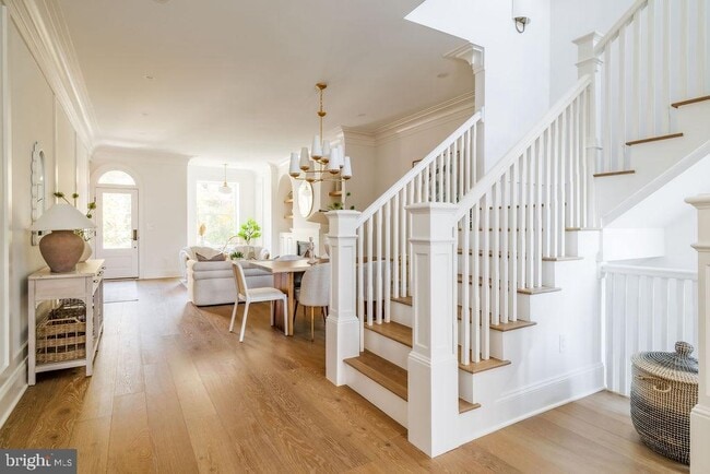 Building Photo - 2460 Ontario Rd NW